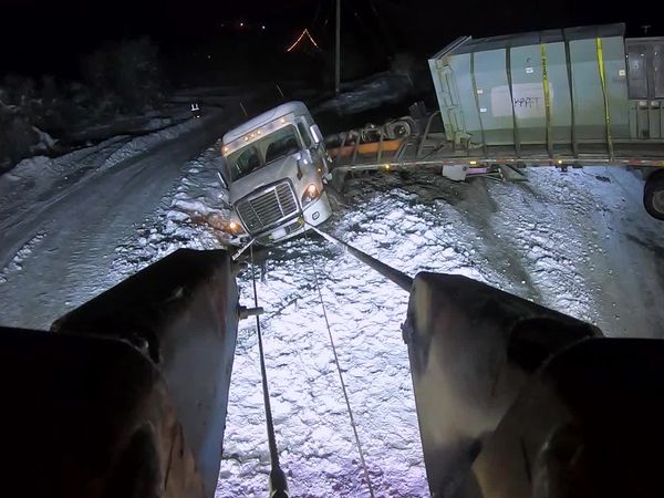 Highway Thru Hell - Wreck And Rebuild
