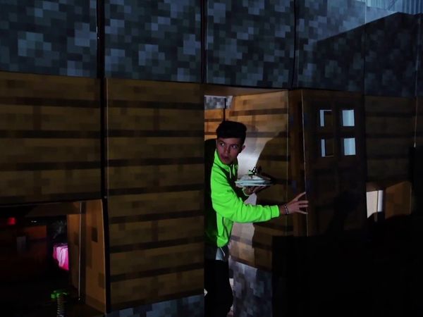 Unspeakable - Last to Leave My Minecraft City Challenge