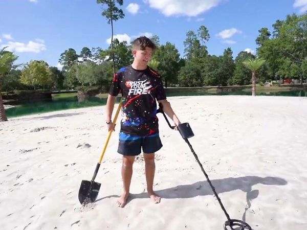 Unspeakable - We Found Abandoned Treasure on a Beach