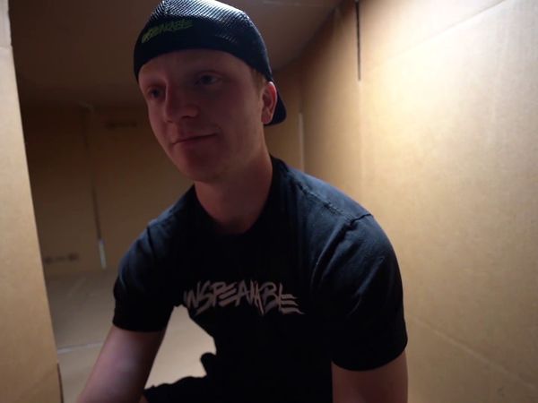 Unspeakable - Last to Leave the Cardboard House Challenge