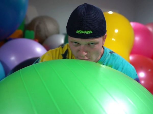 Unspeakable - Filling My House with Giant Balls / Turning My House Into a Beach