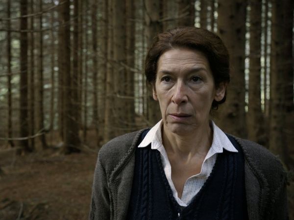 Vier Frauen und ein Todesfall - Handkuss