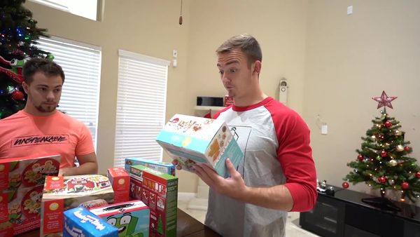 Unspeakable - Unboxing a Giant Mystery Box That Arrived / Pro vs. Noob Gingerbread Build-Off Challenge