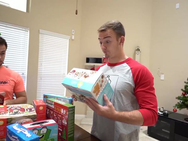 Unspeakable - Unboxing a Giant Mystery Box That Arrived / Pro vs. Noob Gingerbread Build-Off Challenge