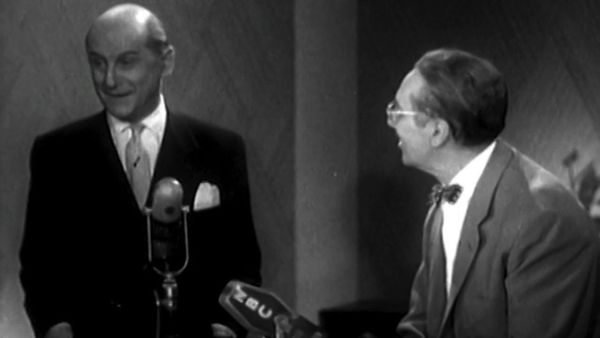 The Best of Groucho Marx - Street (1955)