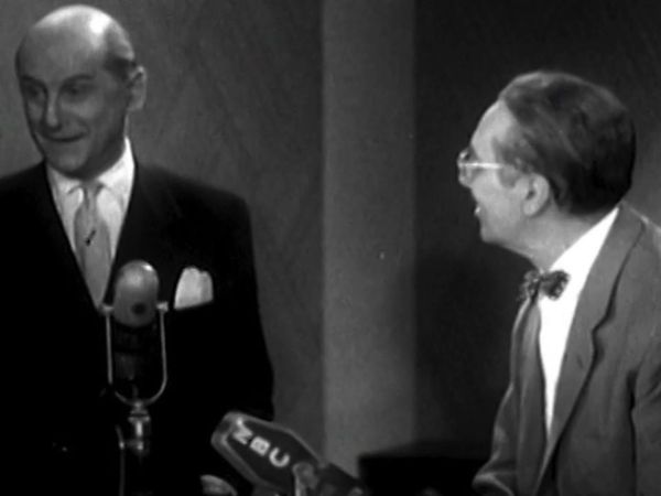 The Best of Groucho Marx - Street (1955)