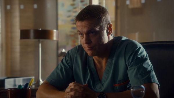 Saving Hope - Wir müssen über Charlie Harris reden