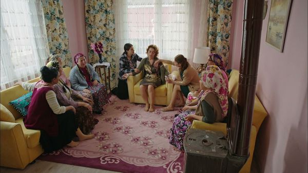 Señora Fazilet Y Sus Hijas - Episodio 22