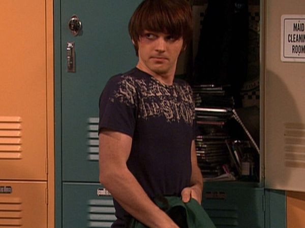 Drake and Josh - Eric golpea a Drake