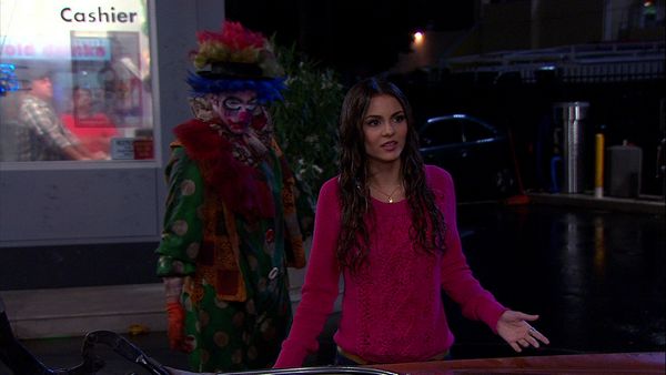 Victorious - Auto, Lluvia & Fuego