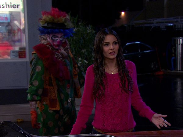 Victorious - Auto, Lluvia & Fuego