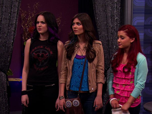 Victorious - Tres chicas y un alce
