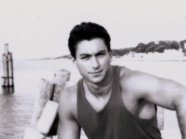 Vanity Fair Confidential - Nightmare on Elwood Avenue