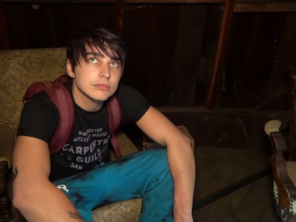 Sam and Colby - Exploring the World's Largest Haunted House
