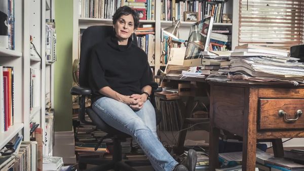 Vanity Fair Confidential - Locked Up Next Door