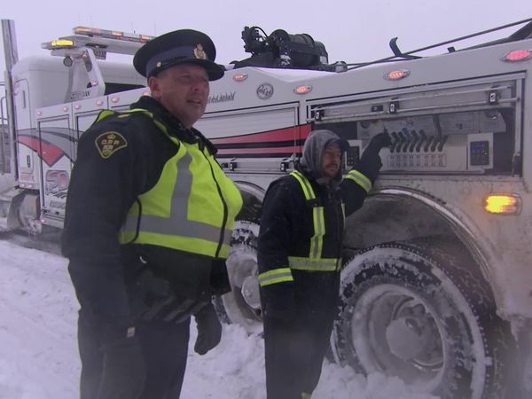 Heavy Rescue: 401 - Snow Screws Everything Up