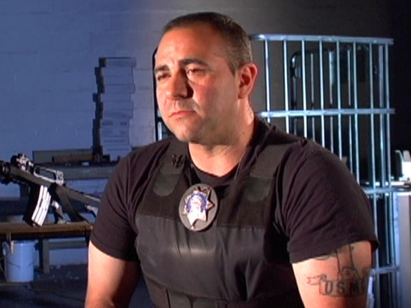 Fugitivos de la ley: Los Ángeles - Episodio 1