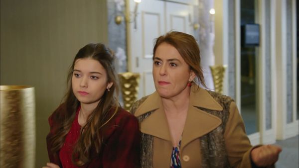 La señora Fazilet y sus hijas - Episodio 3