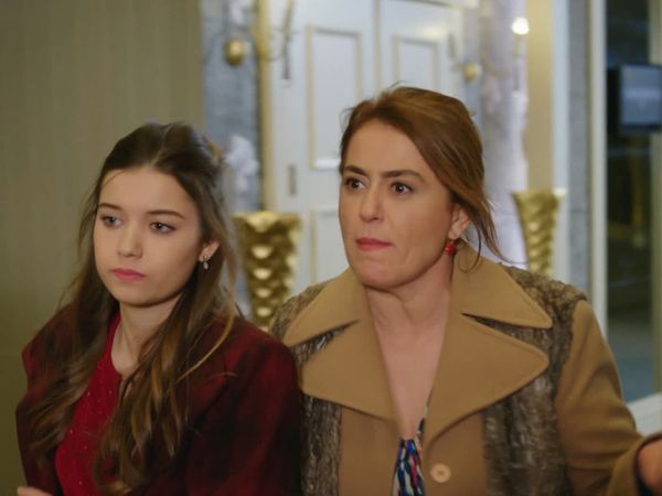 La señora Fazilet y sus hijas - Episodio 3