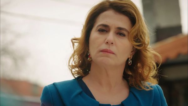 La señora Fazilet y sus hijas - Episodio 11