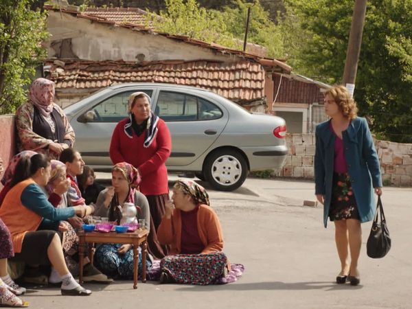 La señora Fazilet y sus hijas - Episodio 19
