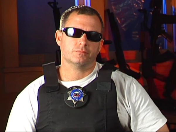 Fugitivos de la ley: Los Ángeles - Episodio 13