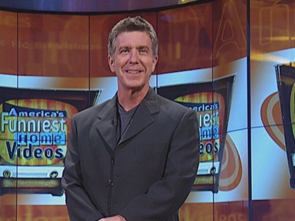 America's Funniest Home Videos - Pathetic Athletics, Pause for Paws, and Dreading Weddings