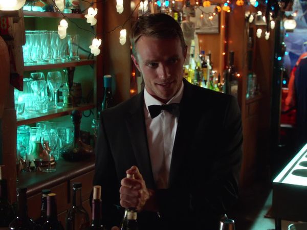 Hart Of Dixie - Walkin' After Midnight