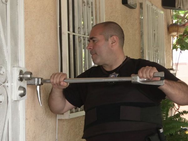 Fugitivos de la ley: Los Ángeles - Episodio 24