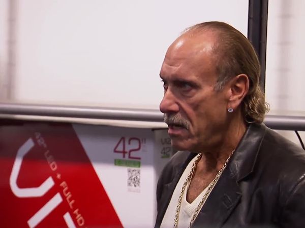 Hardcore Pawn - Les Goes Down