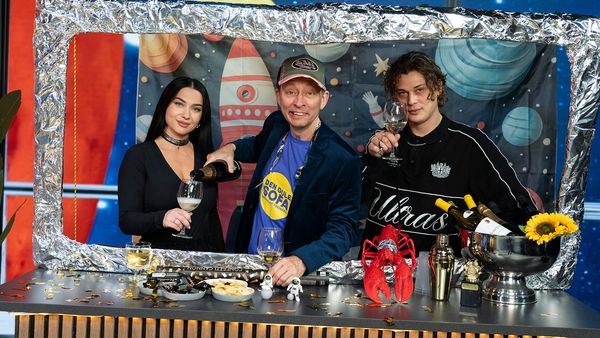 Den gule sofa med Allan Sindberg - Irina Olsen og Carl Knast