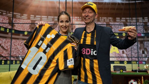 Den gule sofa med Allan Sindberg - Ibi Støving