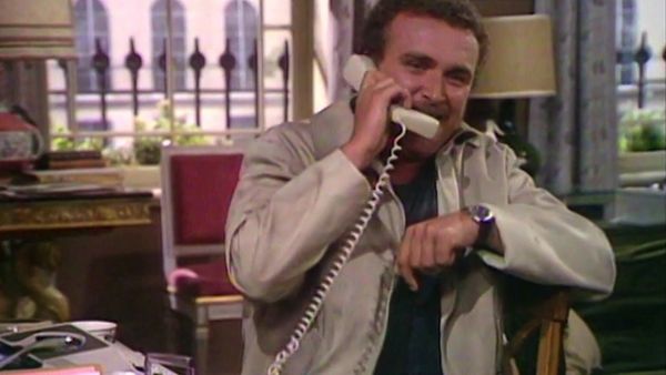 Two's Company - Dorothy's Electrician