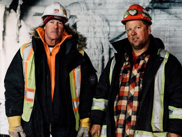 Salvage Kings - Simpson Building