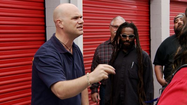 Storage Hunters - Fishing For Trouble