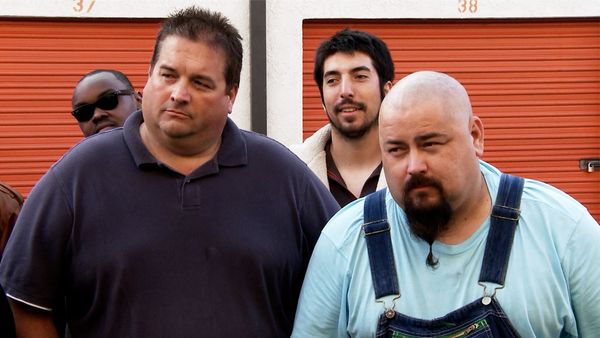 Storage Hunters - All Out War