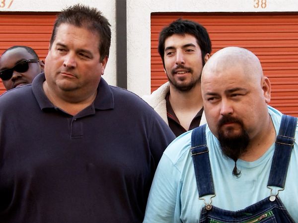 Storage Hunters - All Out War