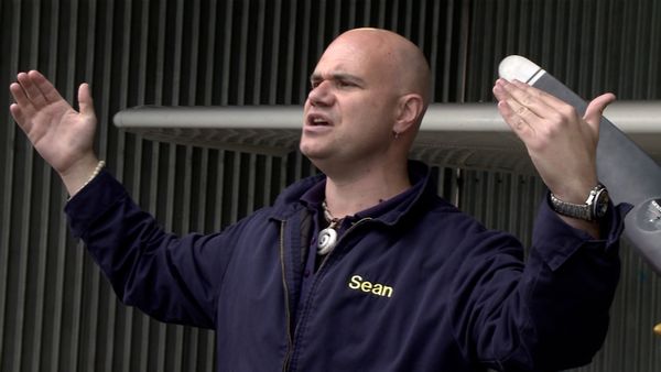 Storage Hunters - Hold Tight & Bid High