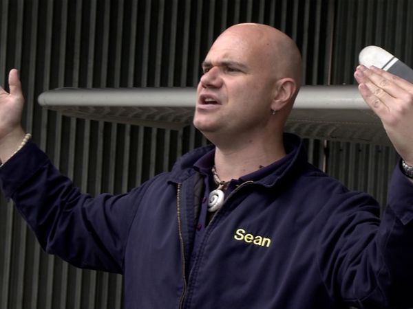 Storage Hunters - Hold Tight & Bid High