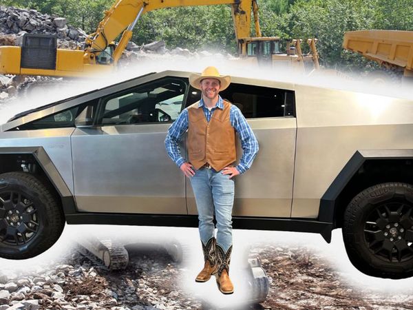 Cowboy Jack - Take a Tour of a Cybertruck