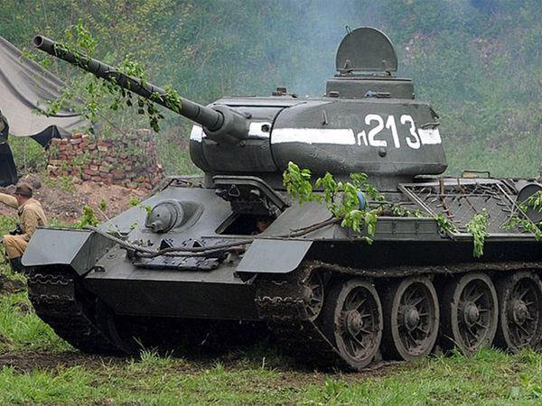 Iconic Combat Machines - T34 Chaika