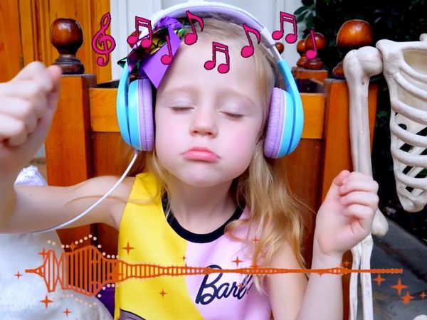 Like Nastya - Nastya’s Fun-Filled Days: Adventures, Dress-Up, and Summer Travels