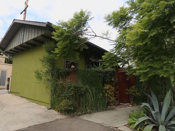 Tiny House Hunting - Episode 305