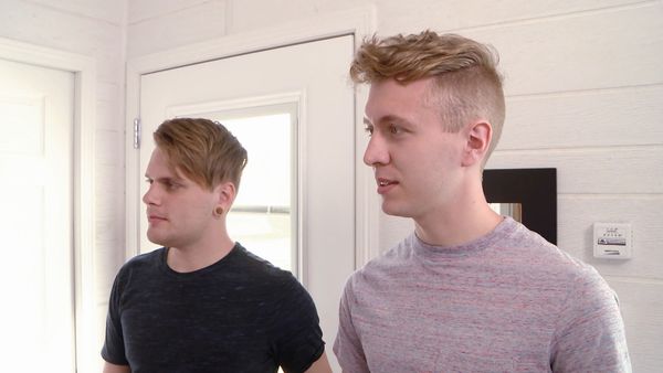 Tiny House Hunting - Episode 409