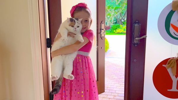 Like Nastya - Nastya's Hollywood Holiday Adventures: Home Alone, Santa Letters, and LA Explorations