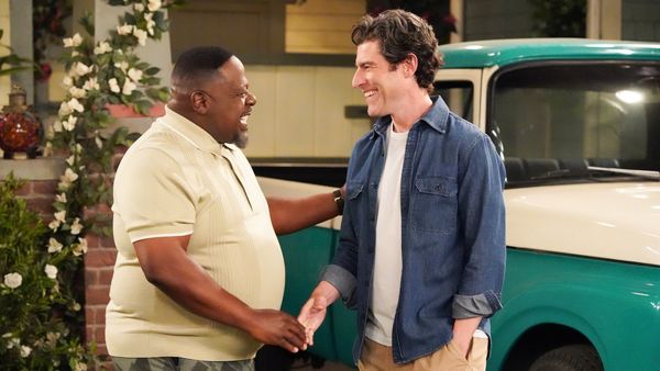 The Neighborhood (Latest Episodes) - Welcome to Kalamazoo?