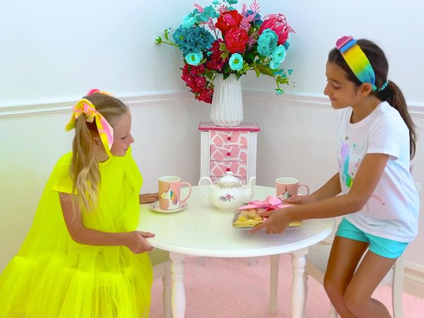 Like Nastya - Nastya’s Back-to-School Adventures and Hawaiian Life Lessons
