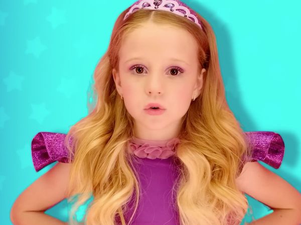 Like Nastya - Nastya’s Senses, Songs, and School Day Surprises