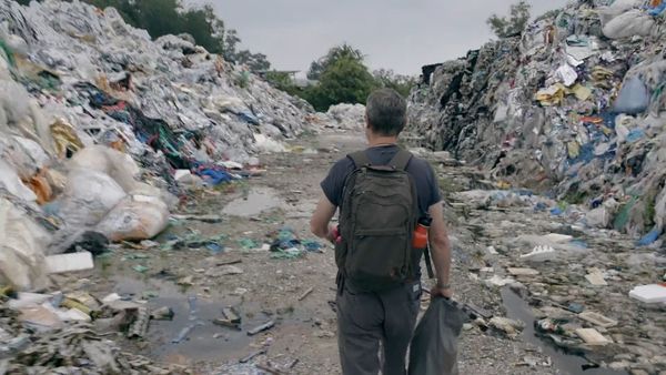 War on Plastic with Hugh and Anita - Episode 2