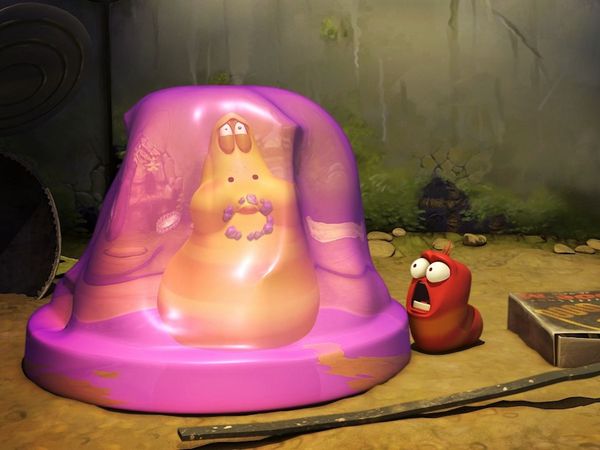 Larva - Red & Yellow’s Super Sewer Shenanigans!